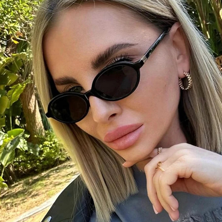 Arenvie | Vintage Oval Gradient Sunglasses