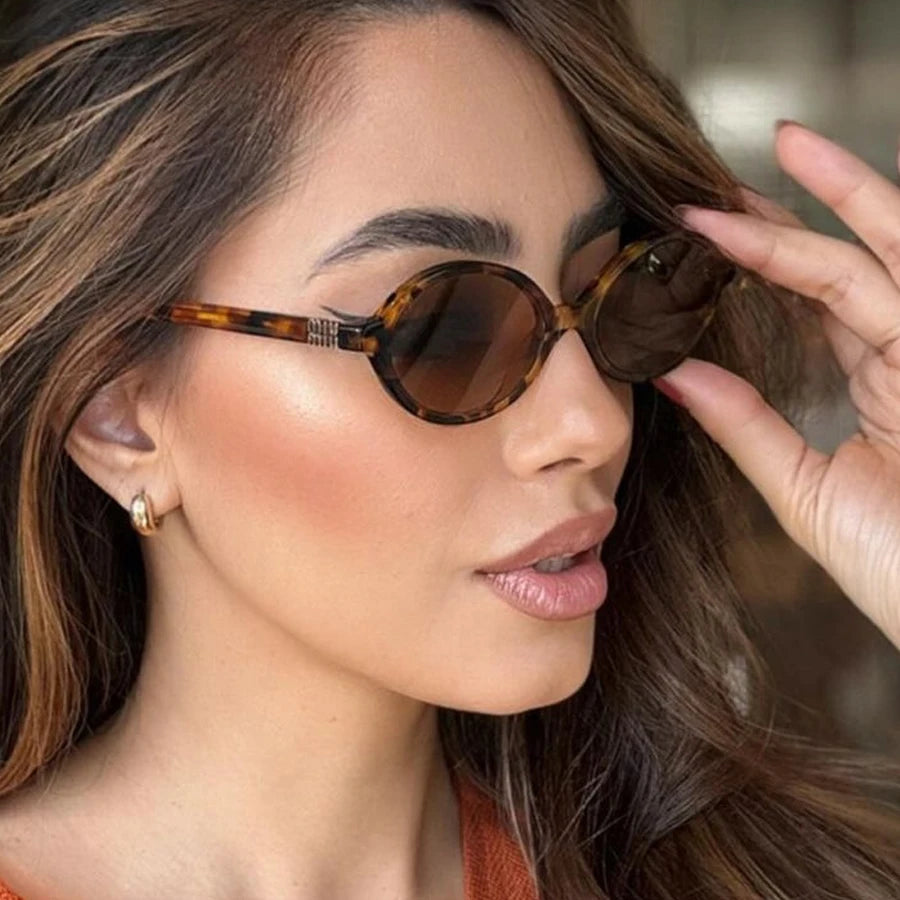 Arenvie | Vintage Oval Gradient Sunglasses